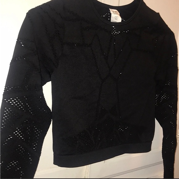 Demi Lovato Fabletics Collab Crop Top - Picture 8 of 10